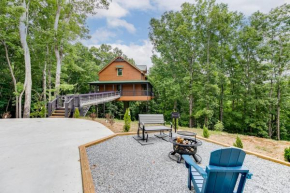 Gold Peak Treehouse Near Helen, Georgia